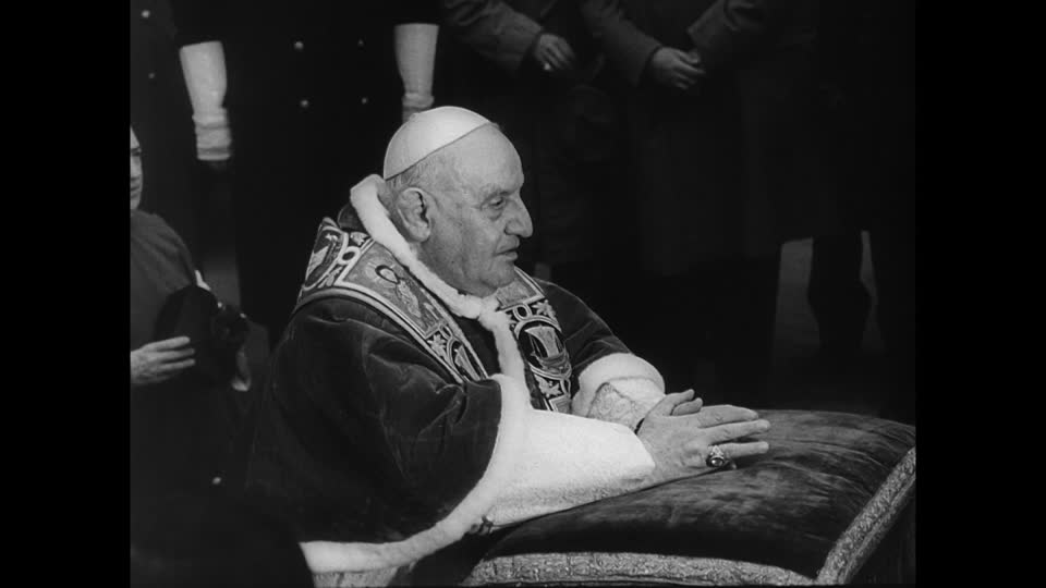 638064928-incense-burner-john-xxiii-prayer-visit